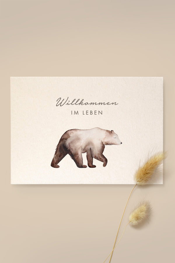 POSTKARTE BÄR | WILLKOMMEN IM LEBEN - AUS HOLZSCHLIFFPAPPE